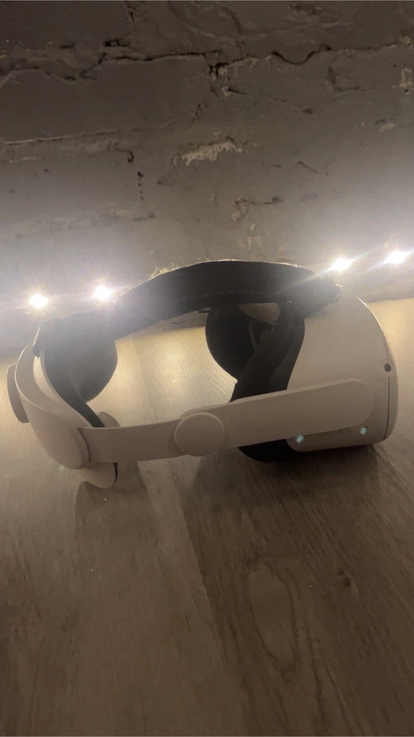Oculus Quest 2 VR Headset - photo 3