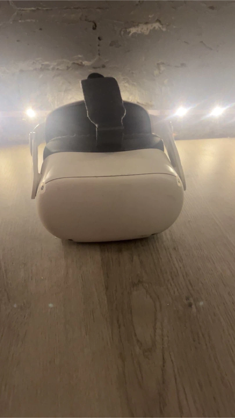 Oculus Quest 2 VR Headset