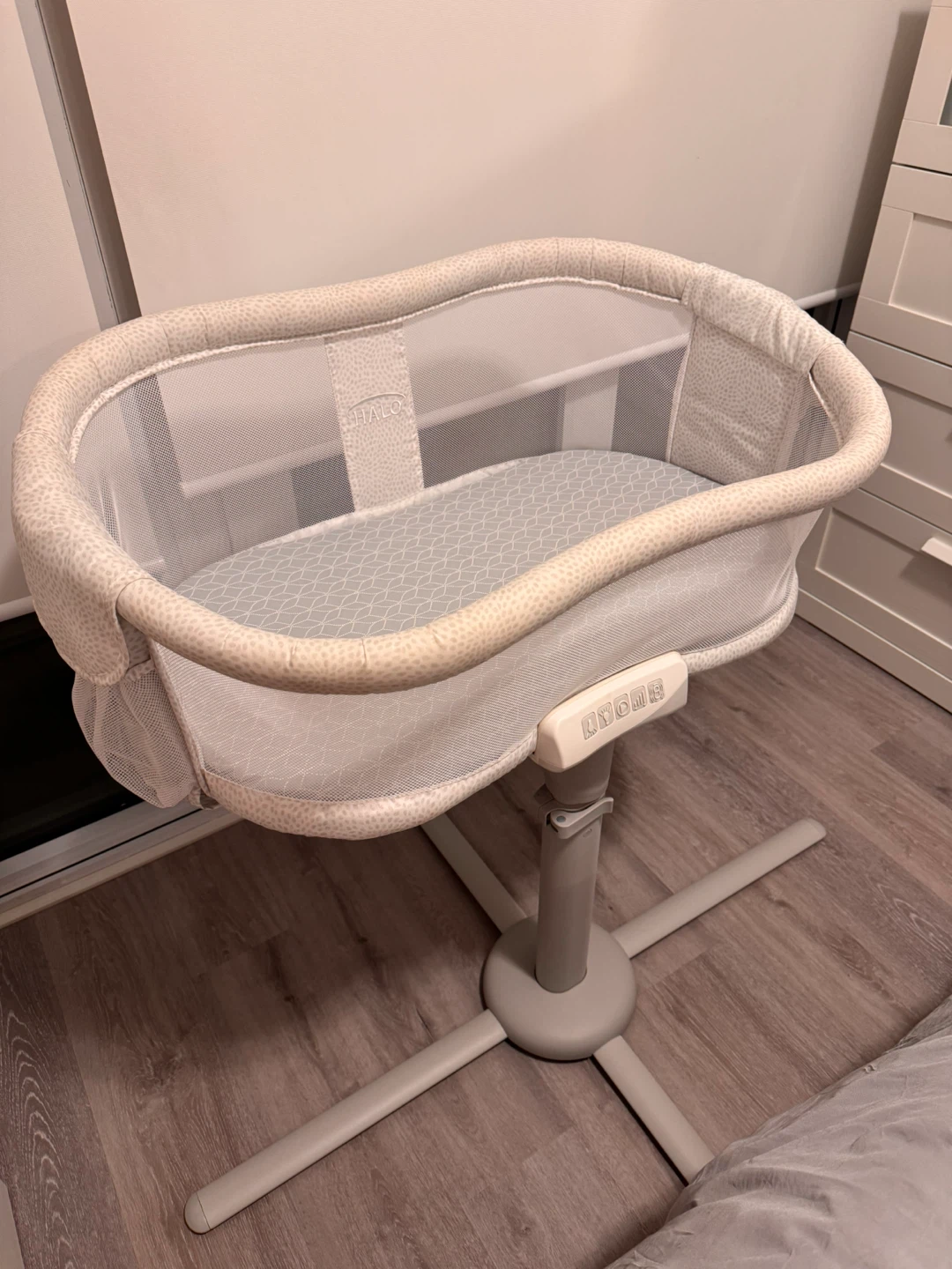 Halo BassiNest Swivel Sleeper - photo 3