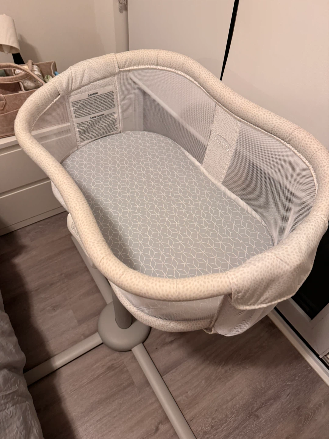 Halo BassiNest Swivel Sleeper - photo 5