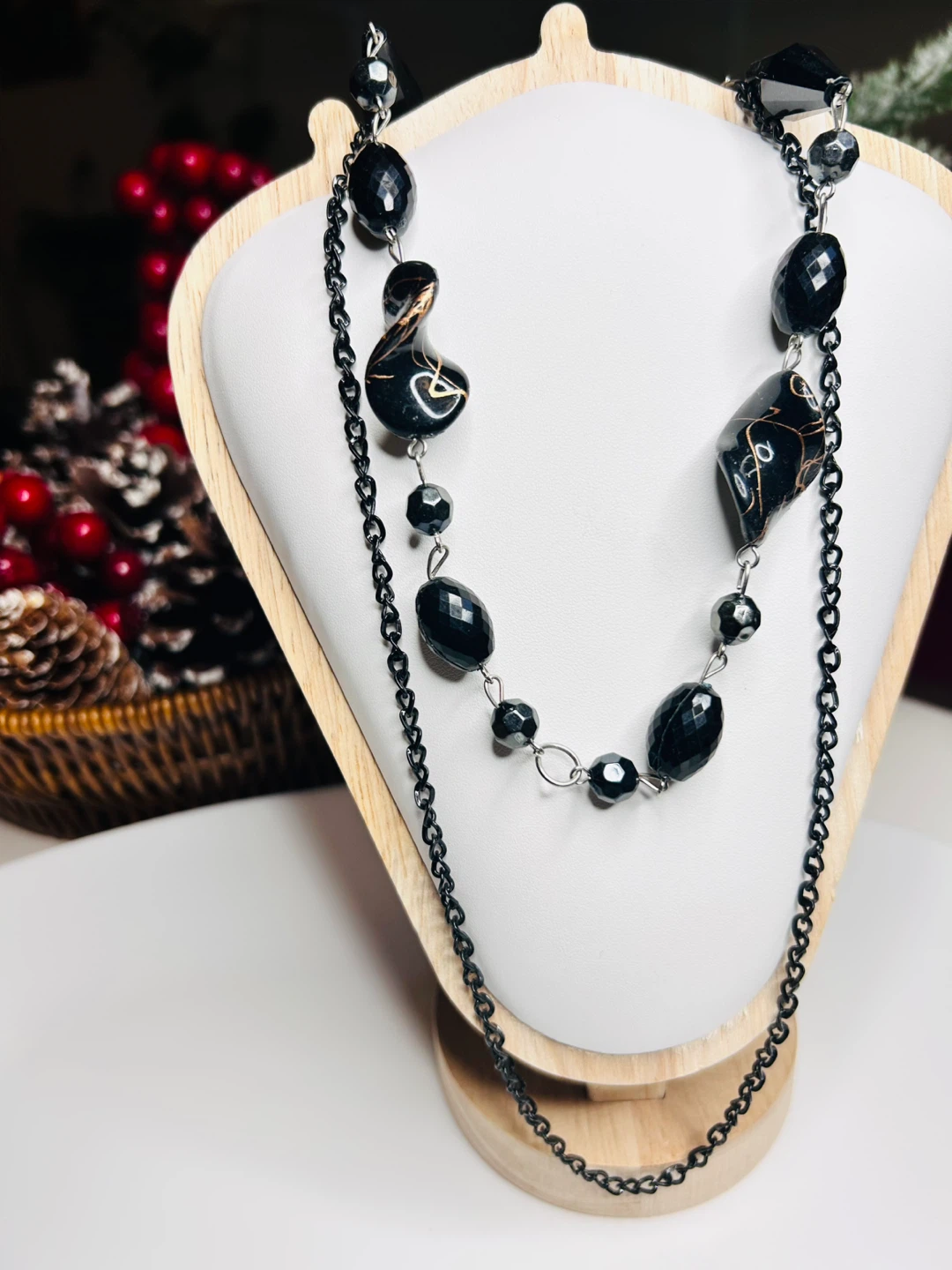 Black Beaded Costume Necklace - photo 2
