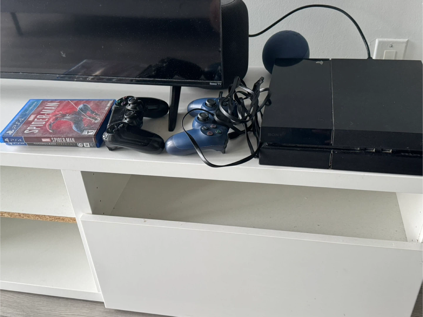 Sony PlayStation 4 (PS4)