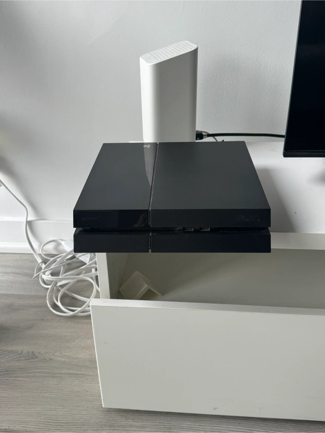 Sony PlayStation 4 (PS4) - photo 4
