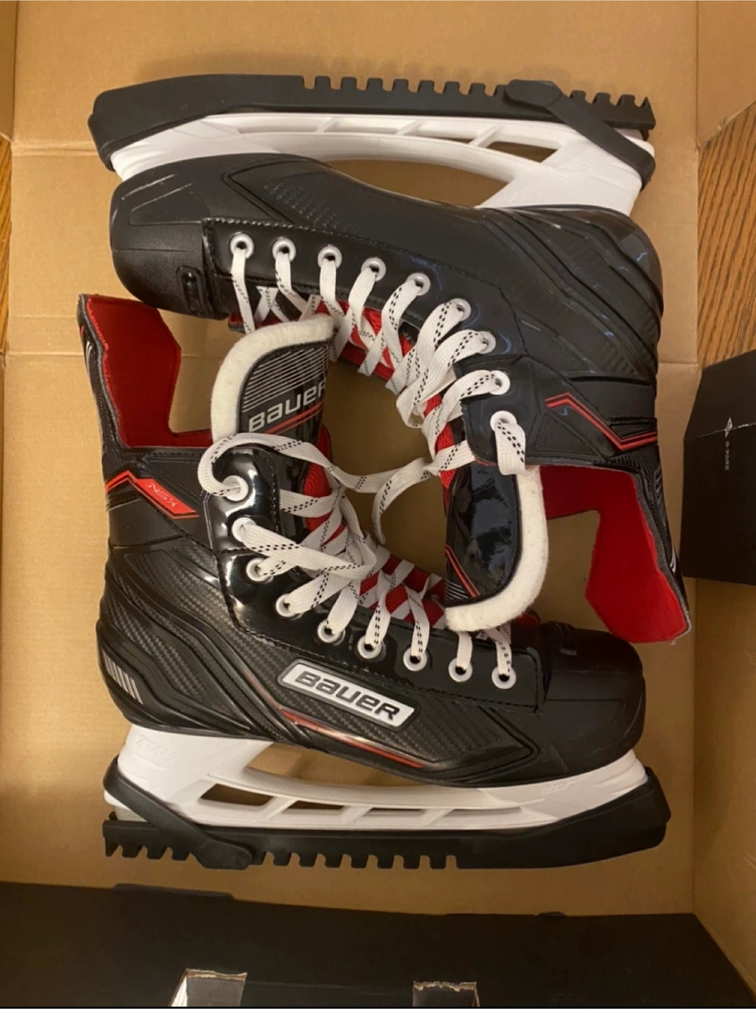 Bauer NSX Senior Hockey Skates Size: 9 Width: regular  + Guards - photo 2