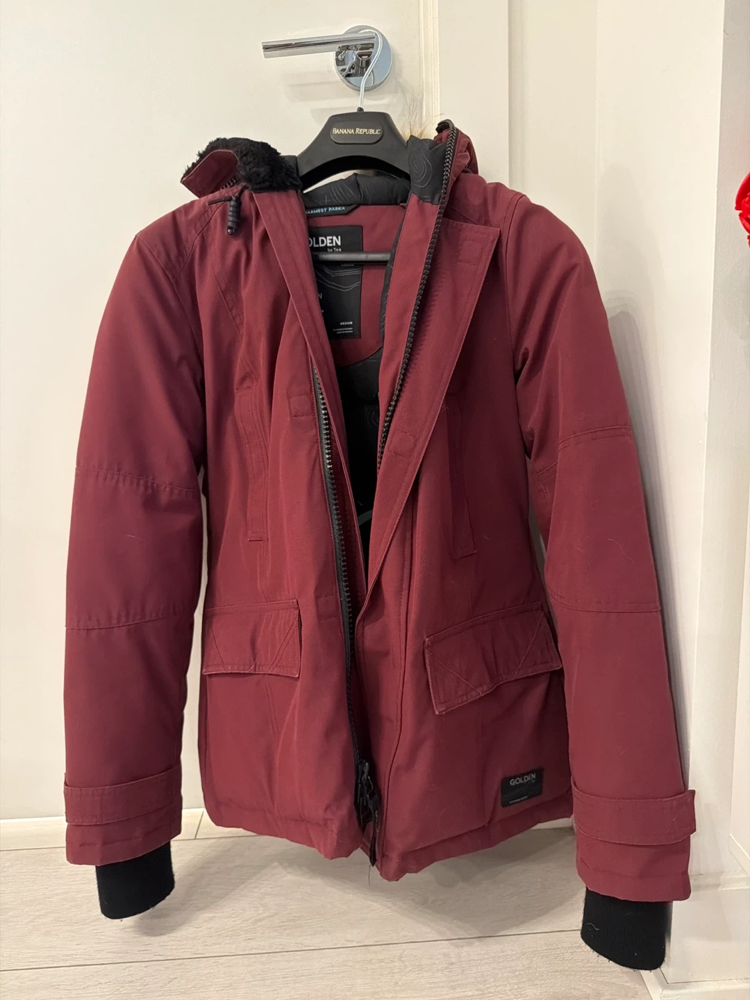 Aritzia Golden by TNA Larsen Parka - Medium Goose down