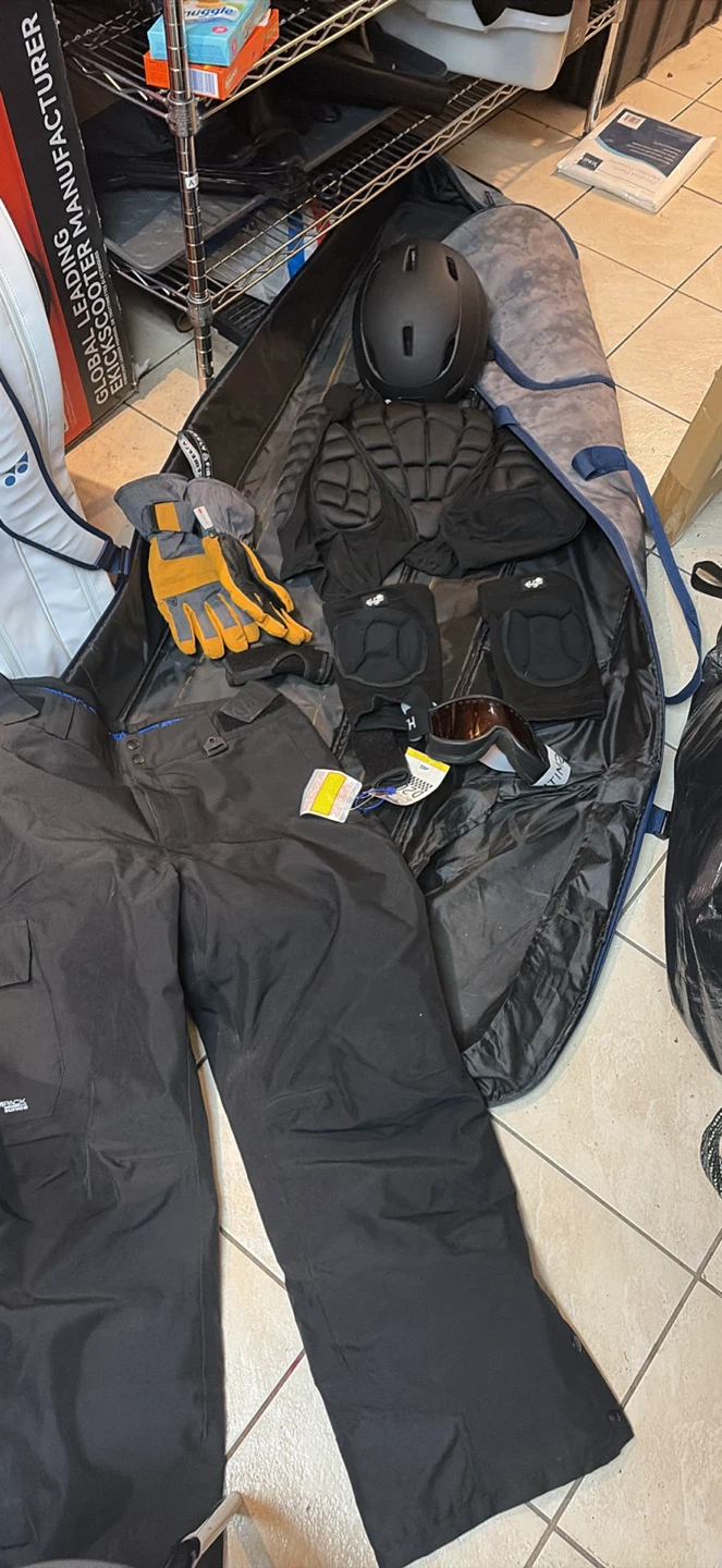 Selling Snowboard Package - photo 3