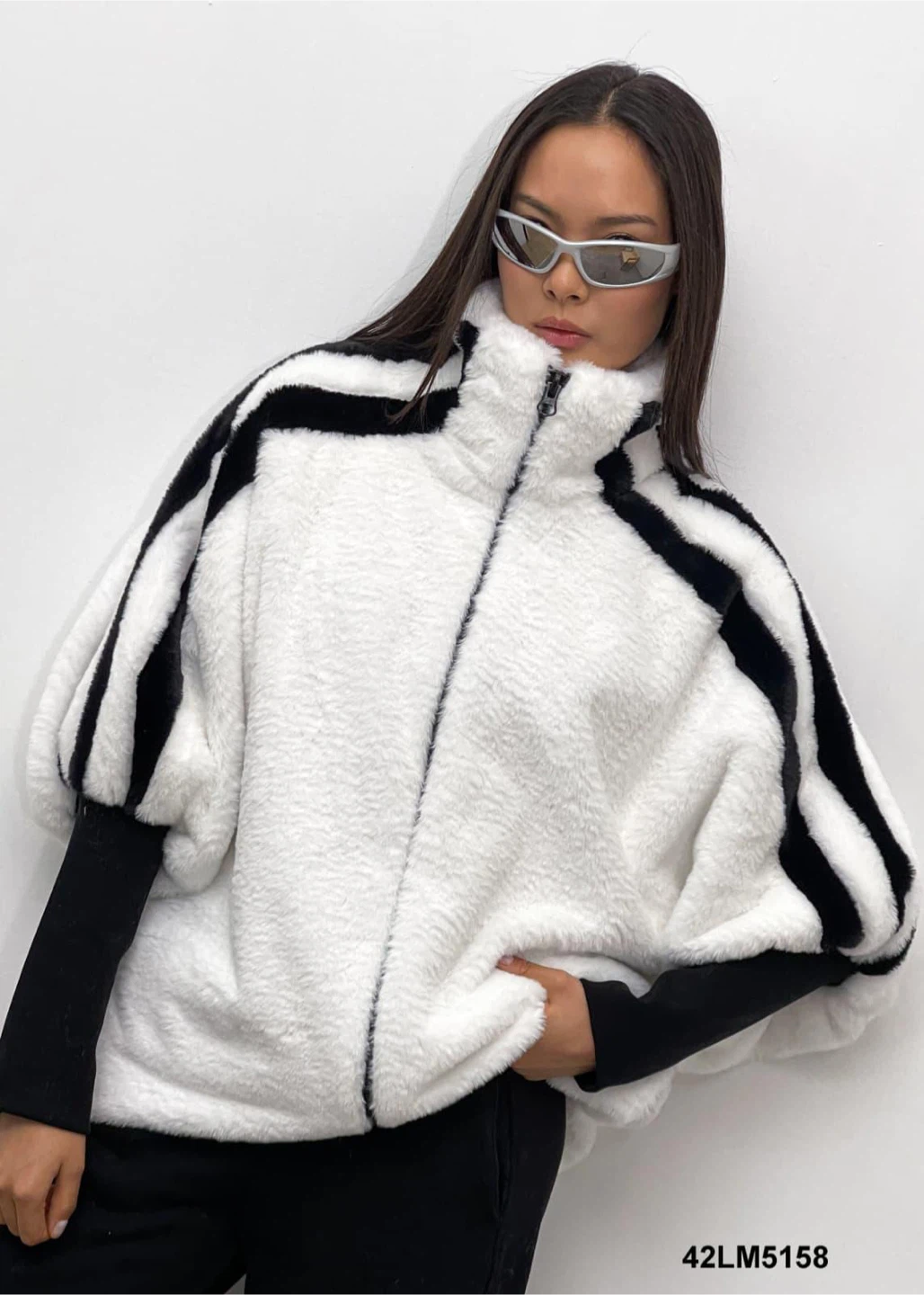 White & Black Fleece Jacket - photo 2