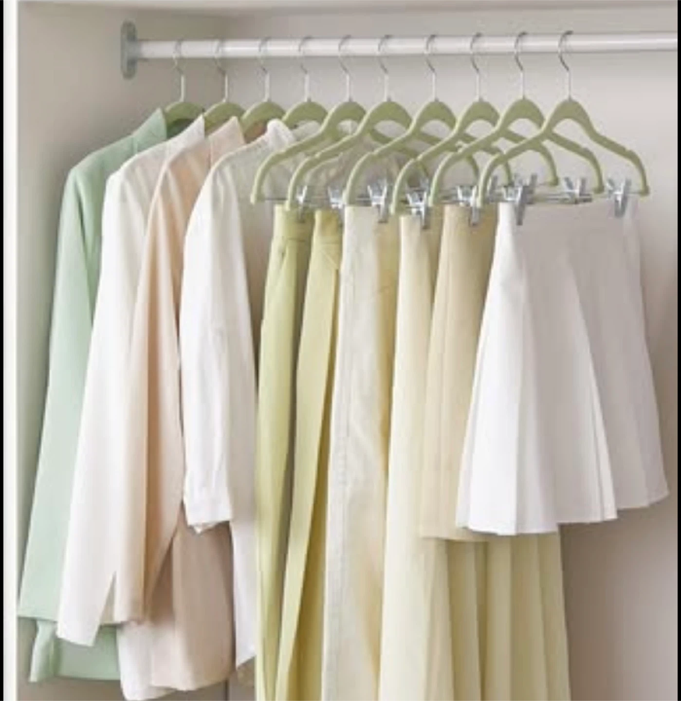 Non-Slip Velvet Clothes Hangers with Clips - photo 2