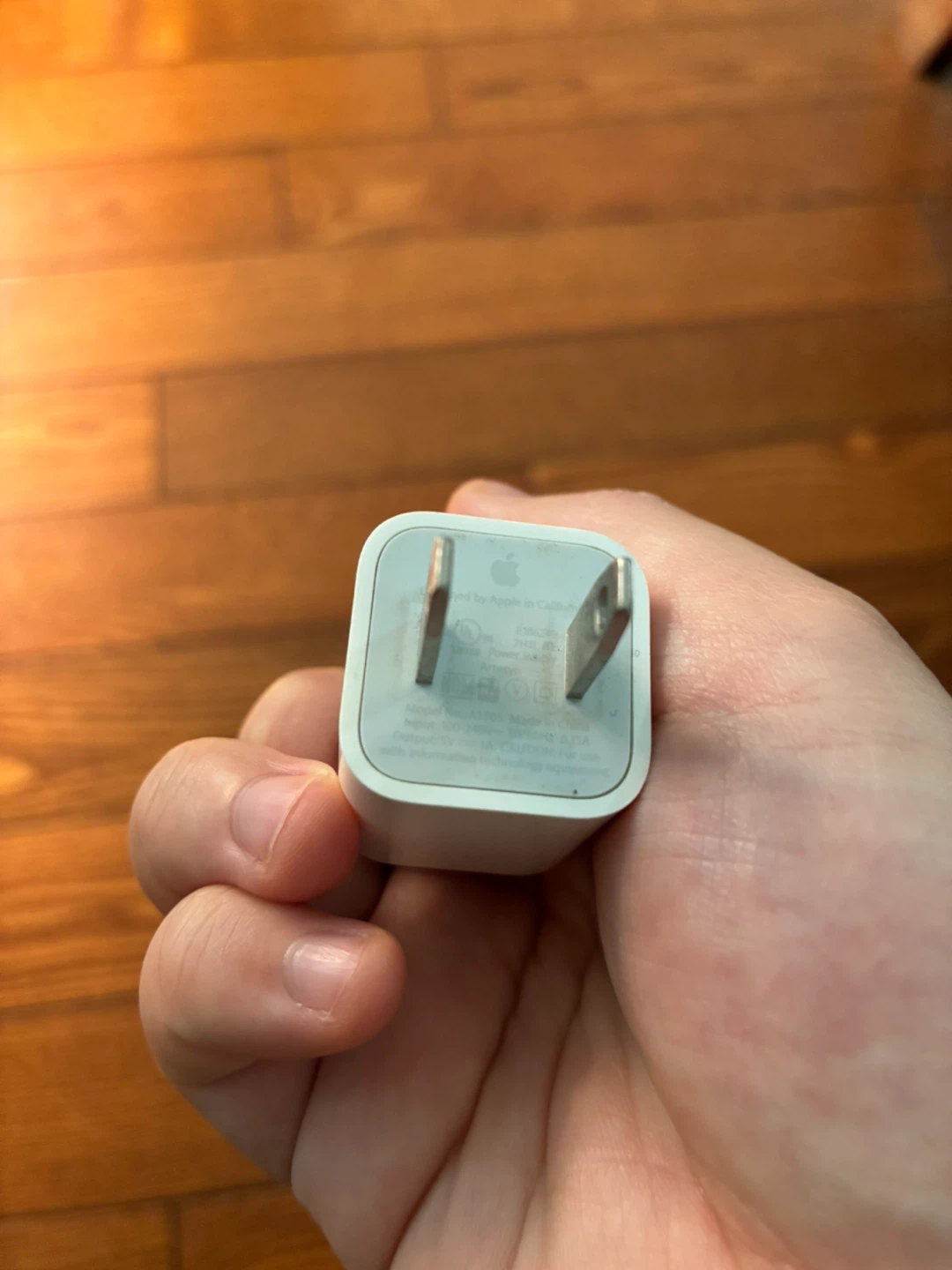 Apple USB Wall Charger - photo 4