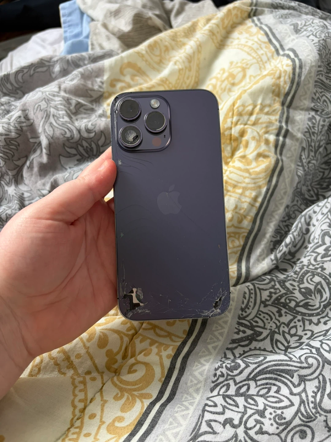 Purple iPhone 14 Pro - Damaged
