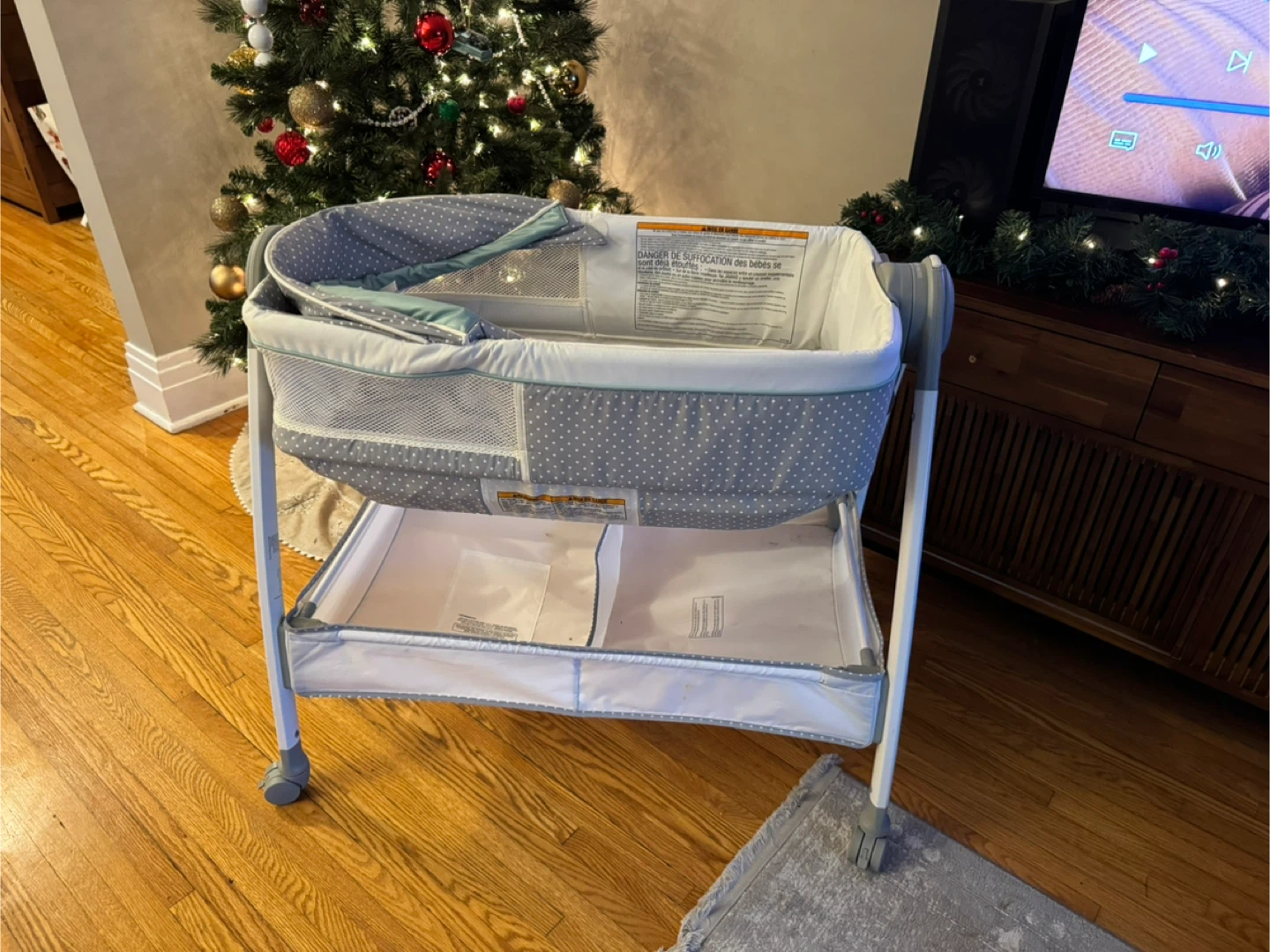 Graco dream suite bassinet + changing table - photo 4