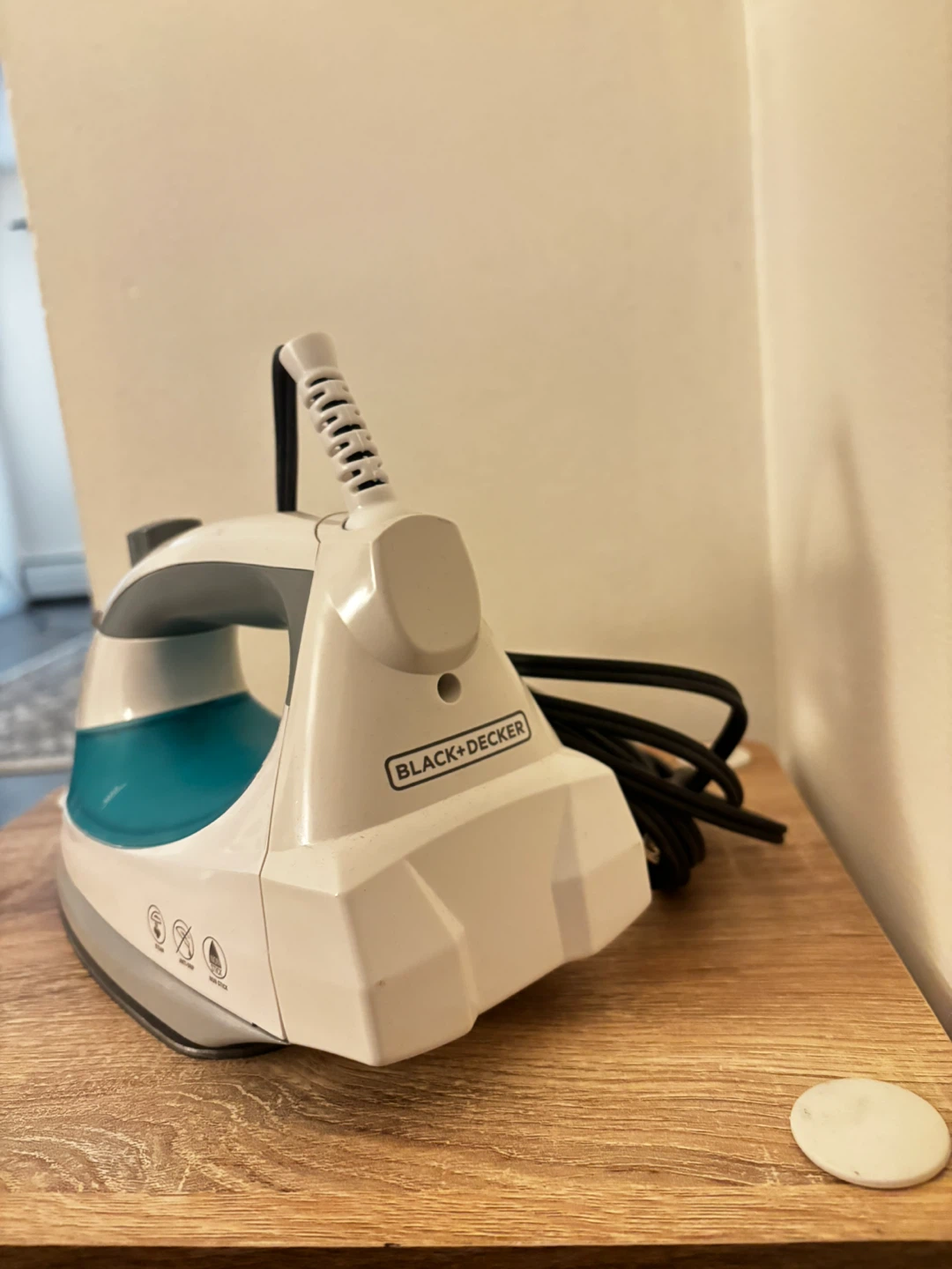 Black+Decker Iron - White & Teal - photo 3