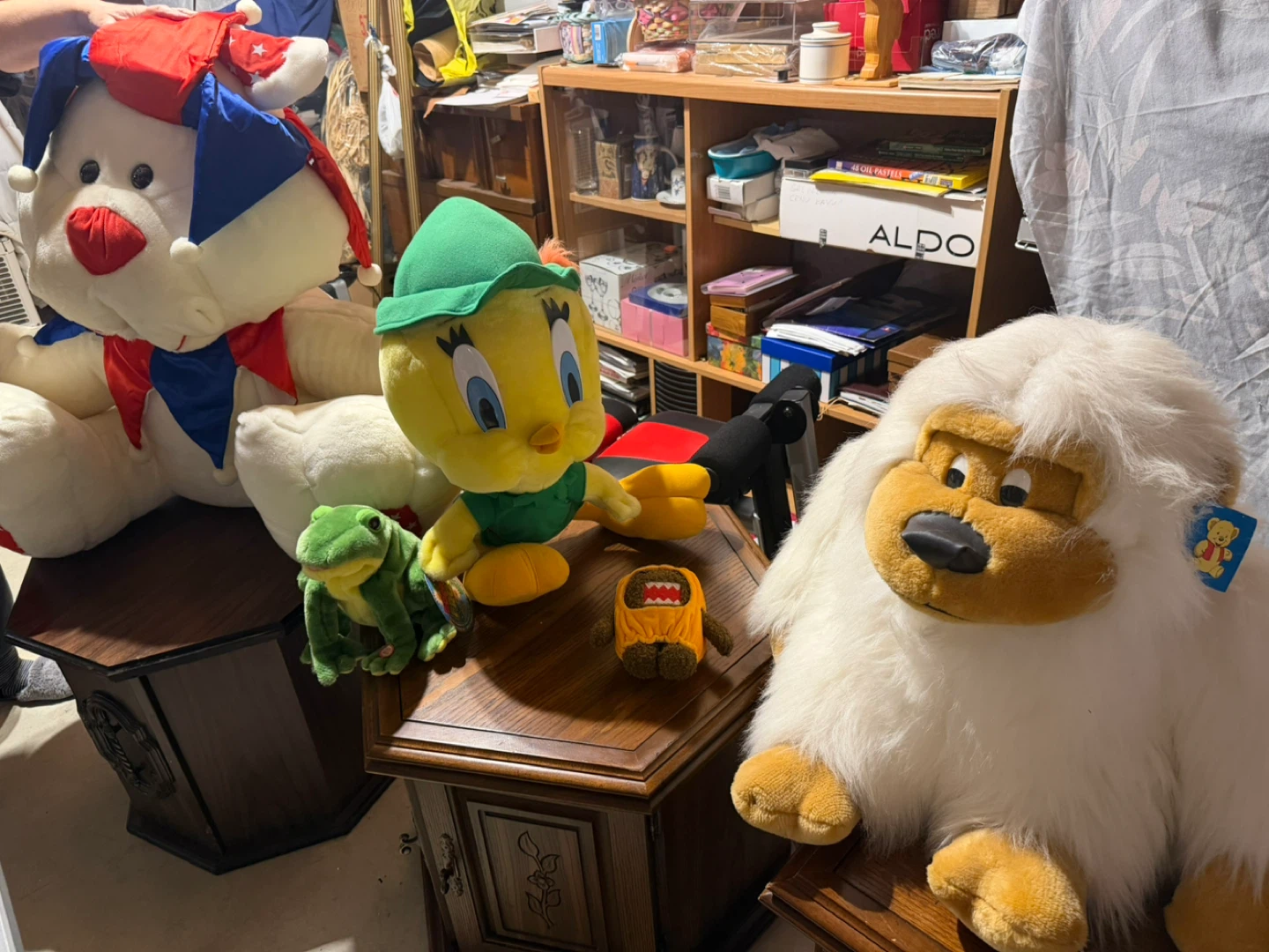 Assorted large kids stuffies