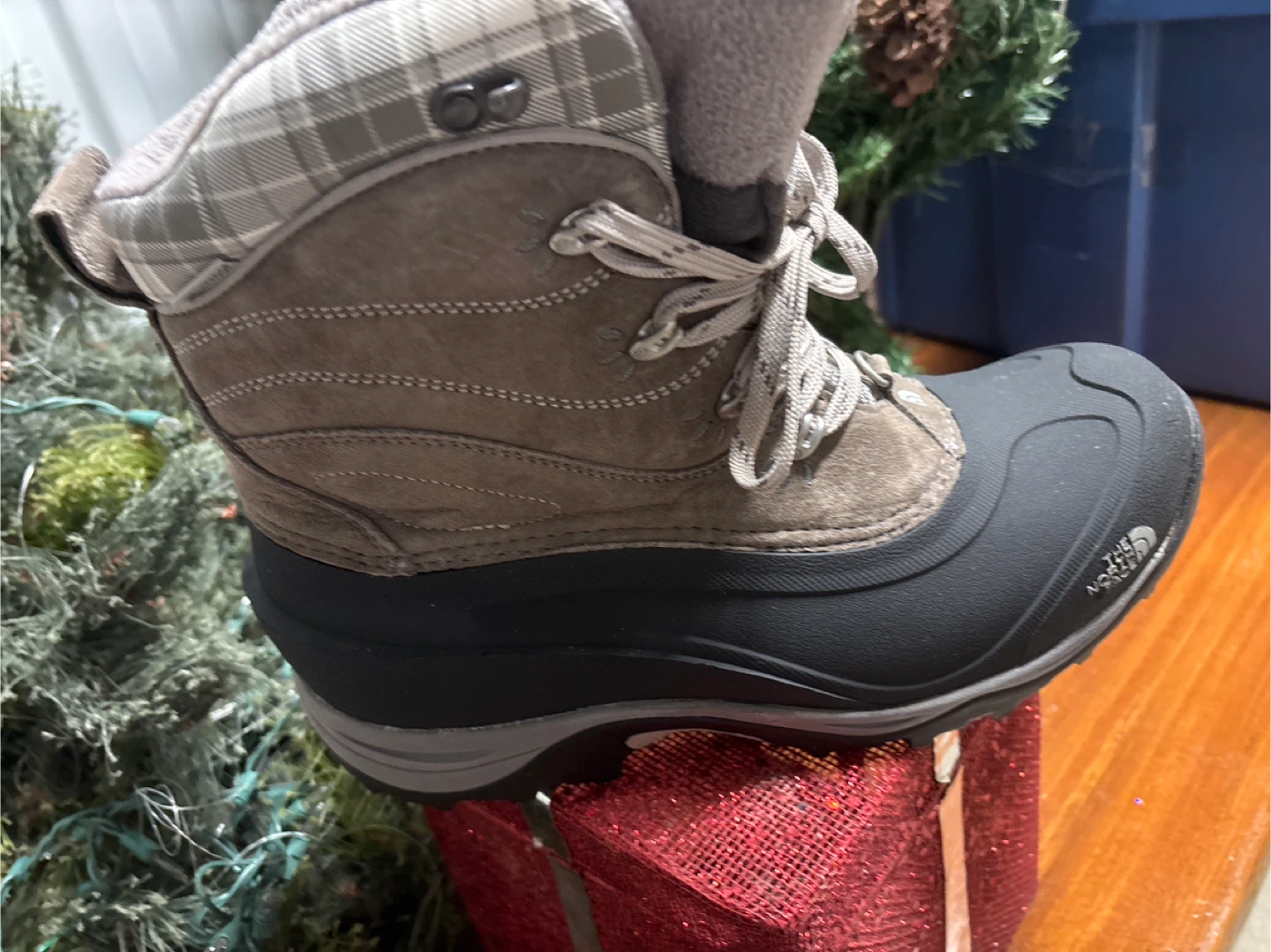 The North Face Snow Boots women’s 11 - photo 2