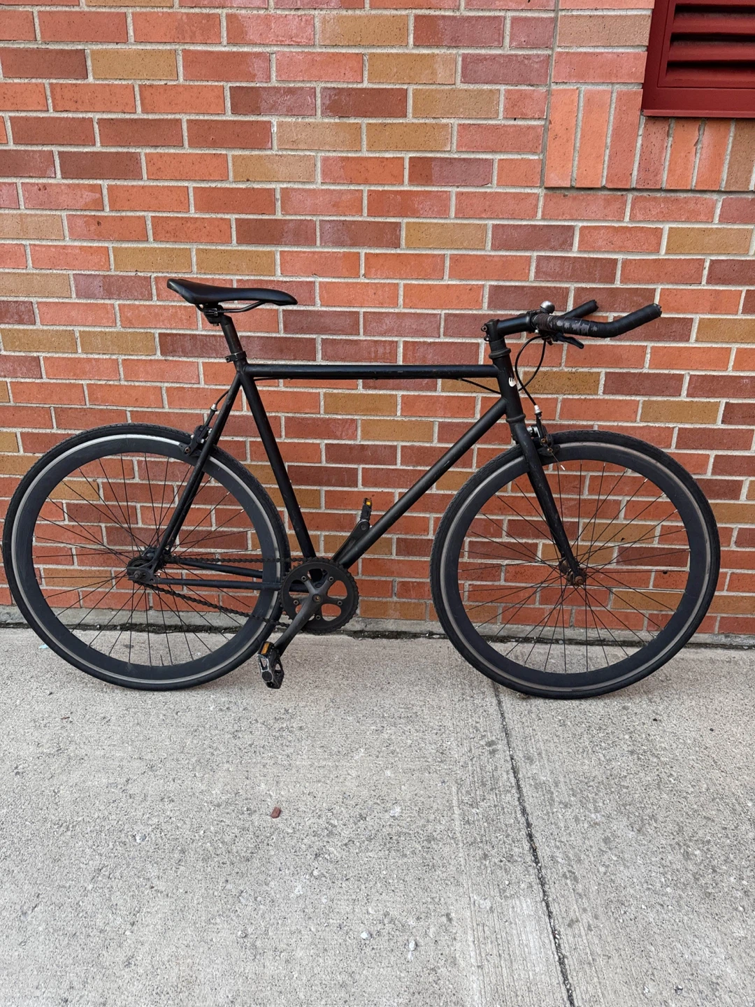 Hybrid Bike Medium (Size) Used - Like new