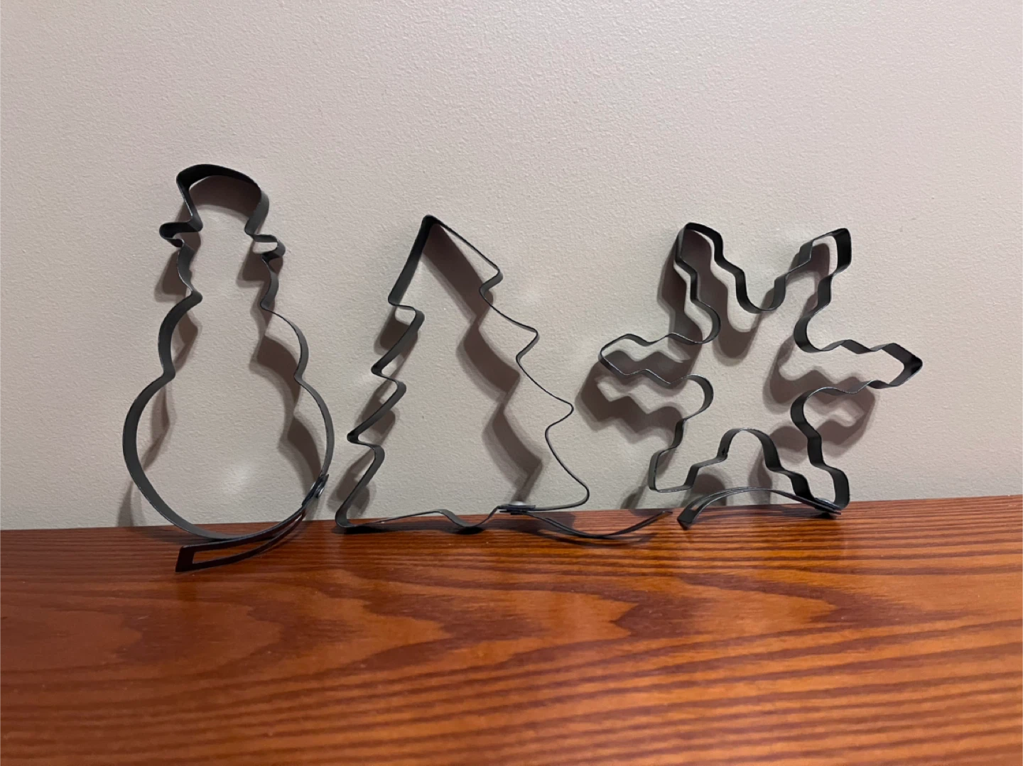VINTAGE CHRISTMAS THEME METAL PANCAKE MOLDS (Set of 3) - photo 2