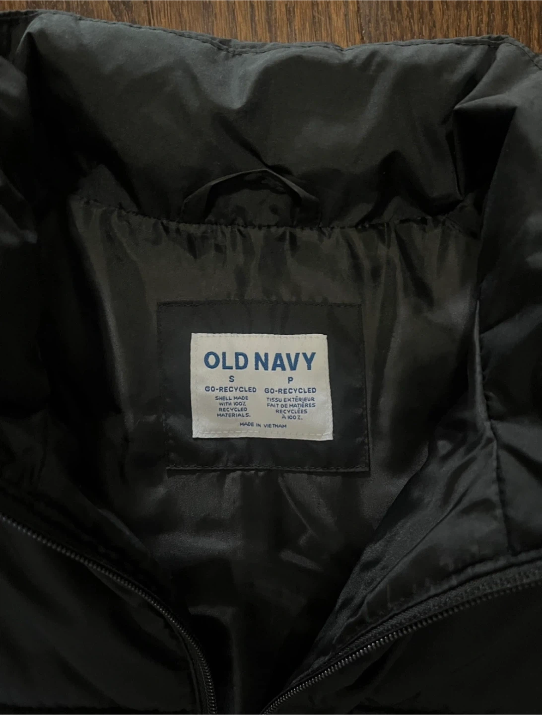 BRAND NEW Black Old Navy Puffer Vest - Small - photo 4