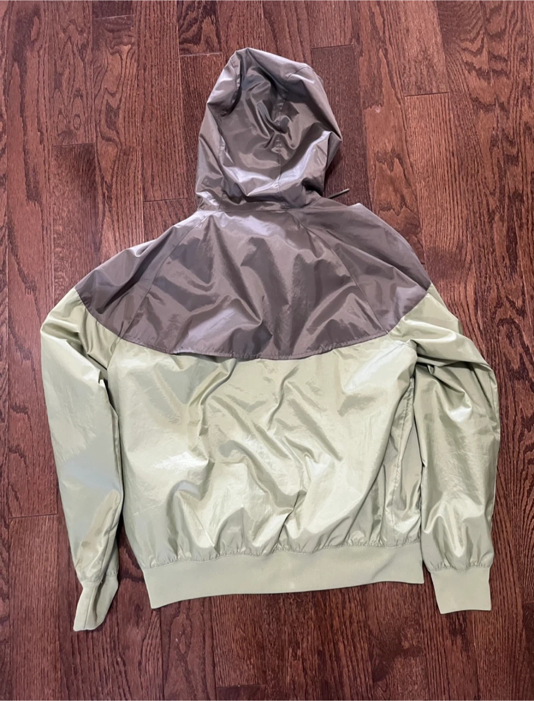 BRAND NEW Green Nike Windbreaker/Windrunner Jacket - Size Small - photo 3