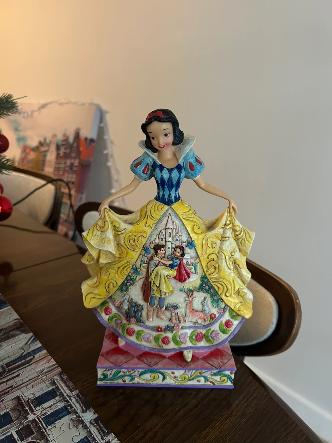 Disney Snow White Statue/Figure