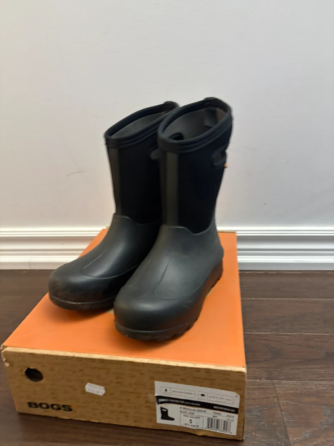 Bogs Neoclsic Solid Black Boots - Size 5 - photo 3