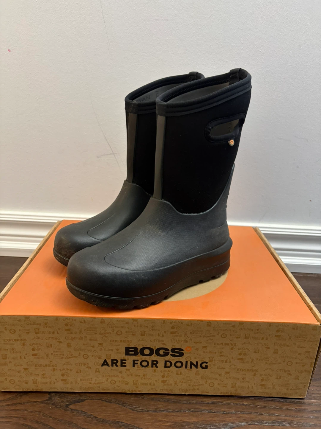 Bogs Neoclsic Solid Black Boots - Size 5 - photo 2