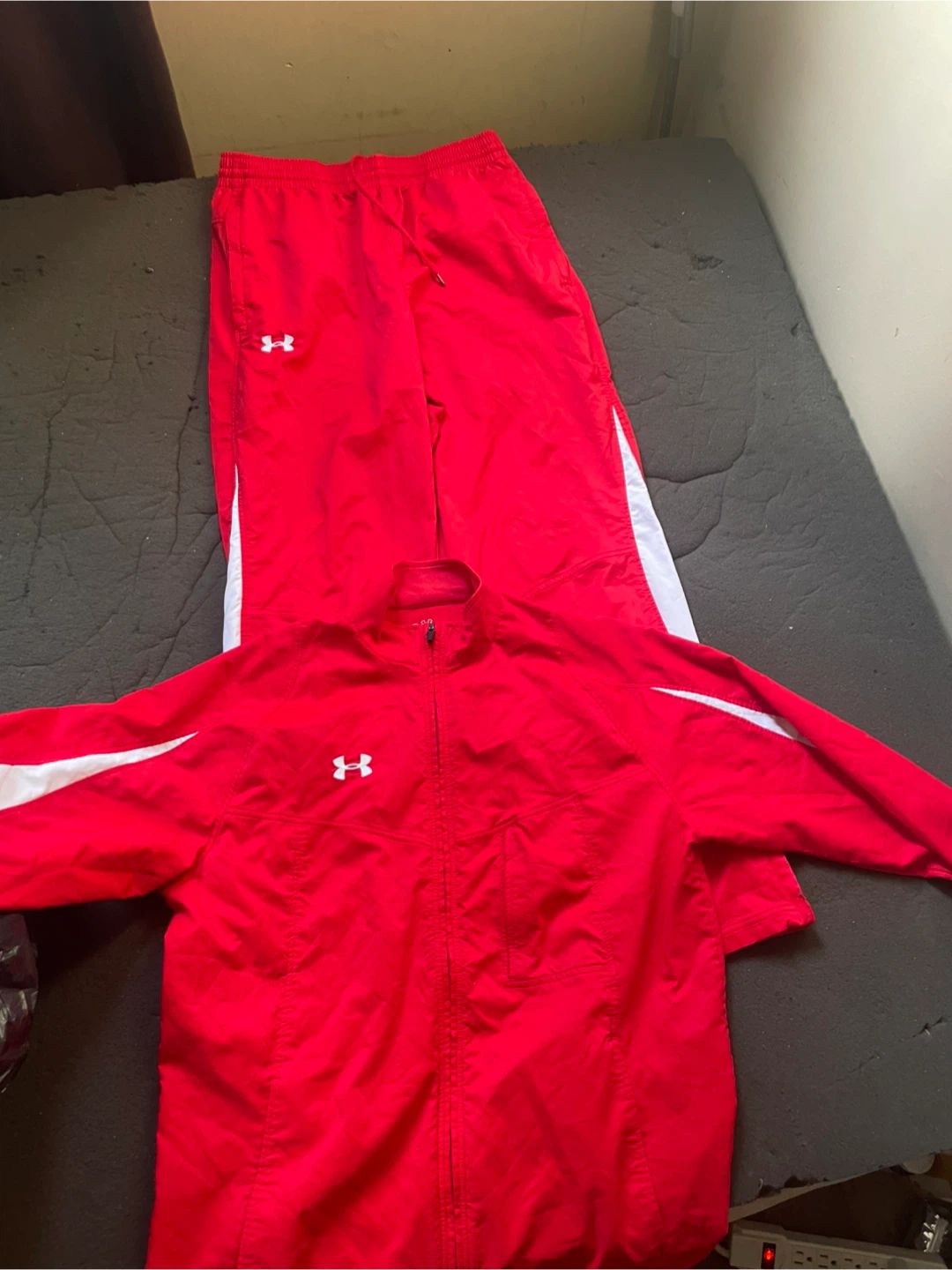 Under Armour Red Tracksuit - photo 4