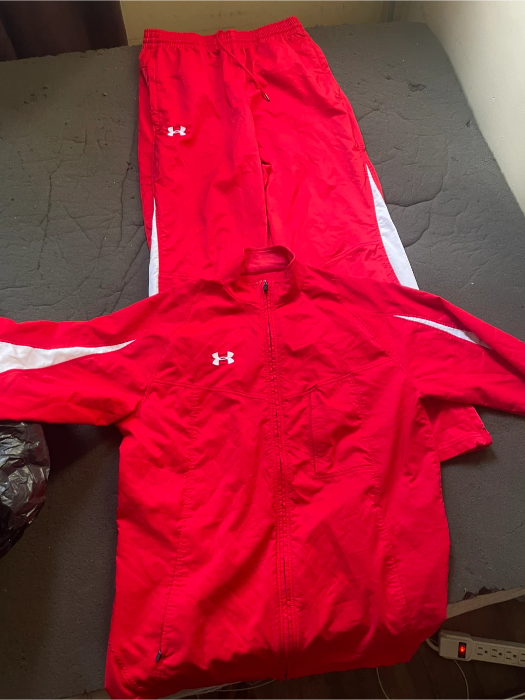 Under Armour Red Tracksuit - photo 2