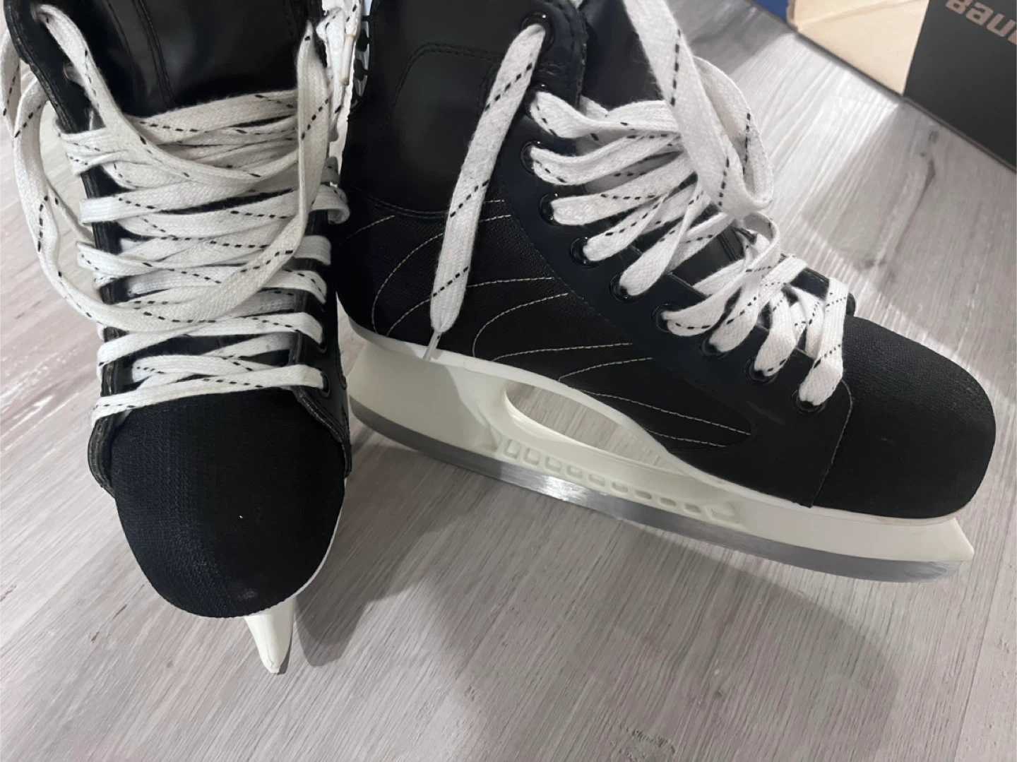 Bauer Ice Skates Size 7 (adult) - photo 2