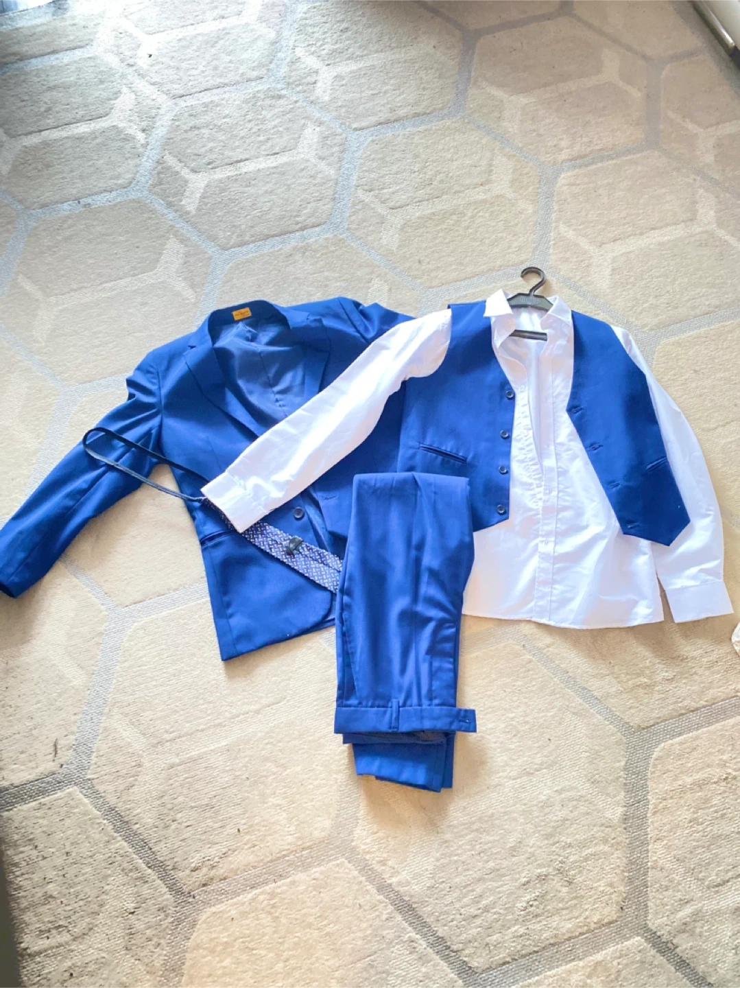 Blue Suit Set - Includes Jacket, Vest, Pants, Shirt & Tie - photo 2