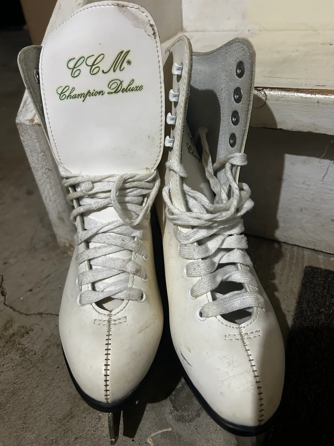 CCM Champion Deluxe White Ice Skates - photo 2