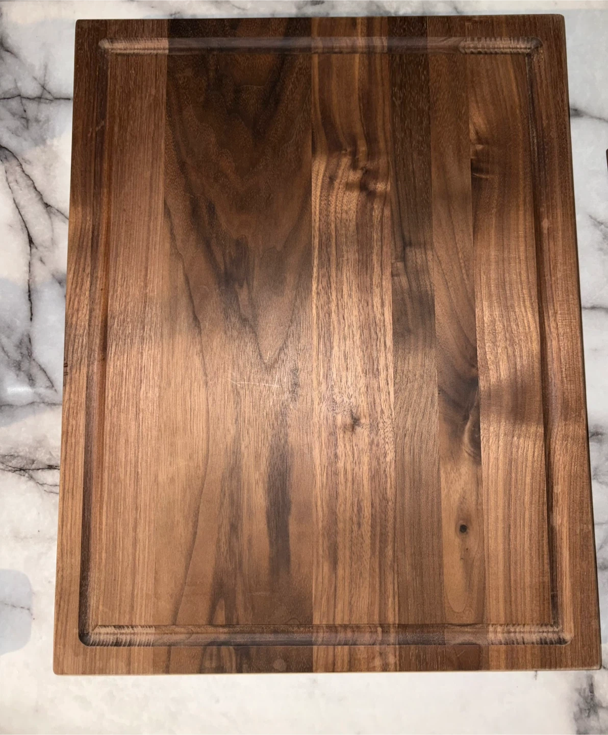 WALNUT EDGE GRAIN CUTTING BOARD "THE ROXBOROUGH"