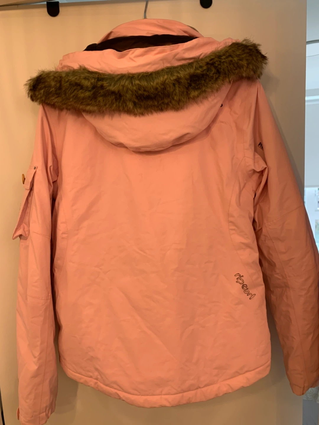 Rip Curl Pink Winter Jacket - Size M (USA 7),pants and gloves - photo 3