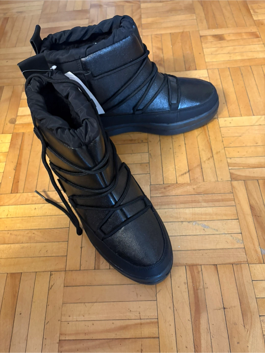 H&M Waterproof Black Boots - US Size 3 - photo 2