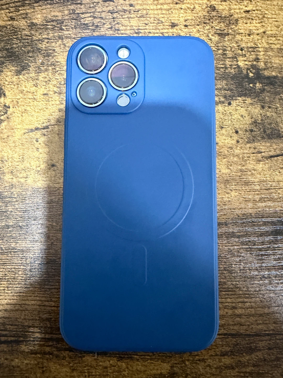 iPhone 13 pro max for sale with magnetic phone cover - photo 2