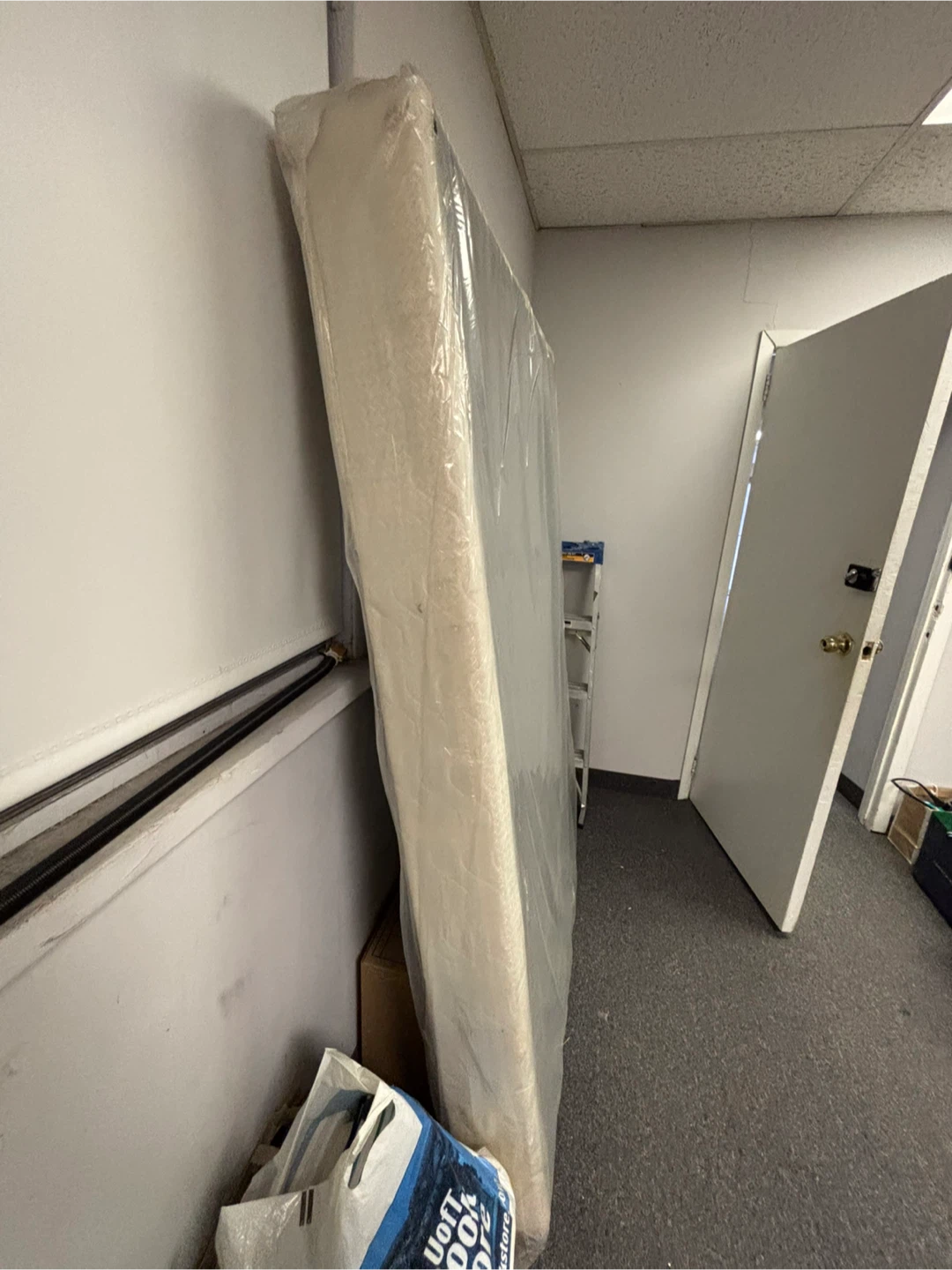 Full size box spring - photo 2