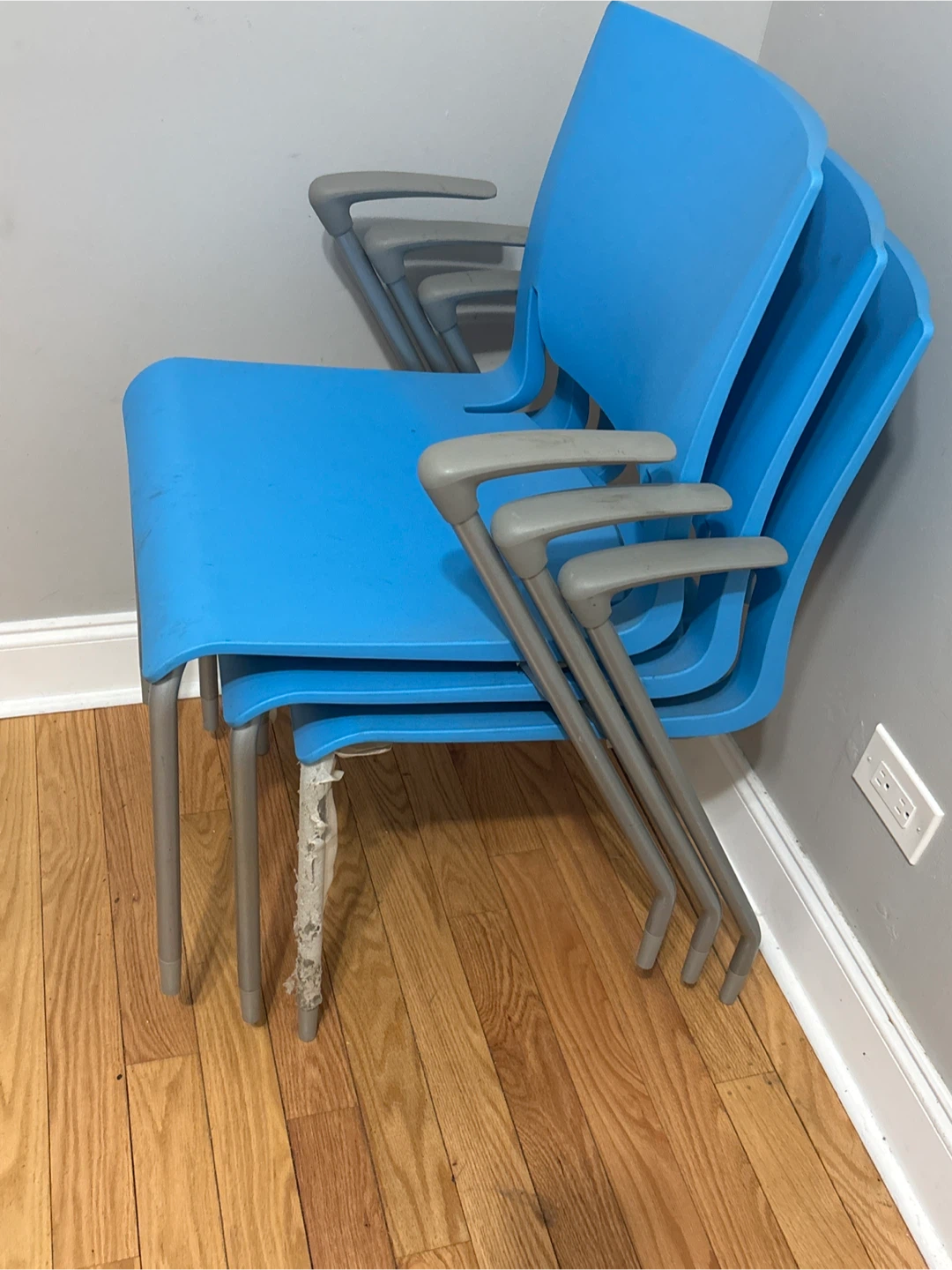 3 stackable chairs