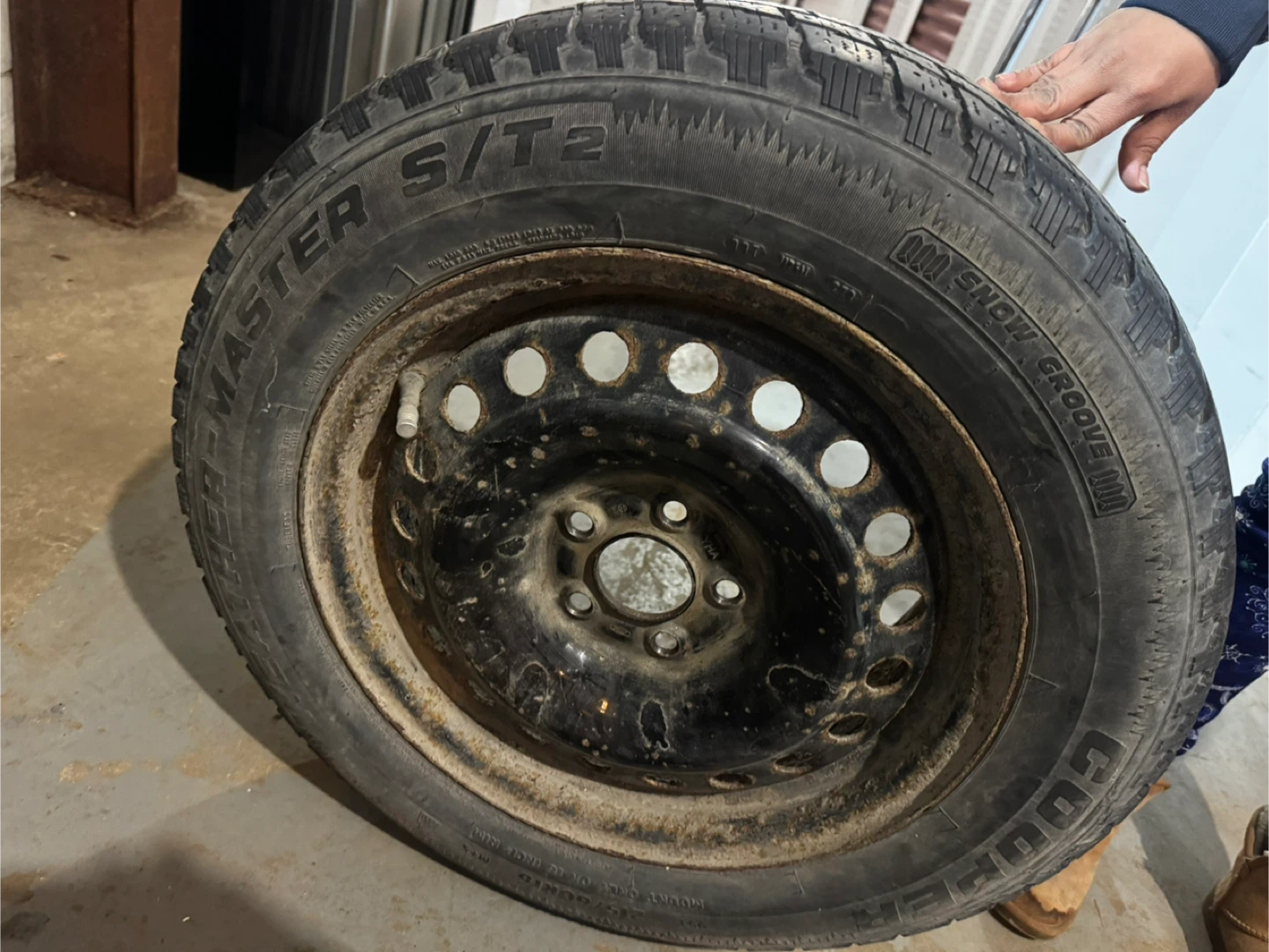 Cooper Master S/T2 Winter Tires 215/60R16