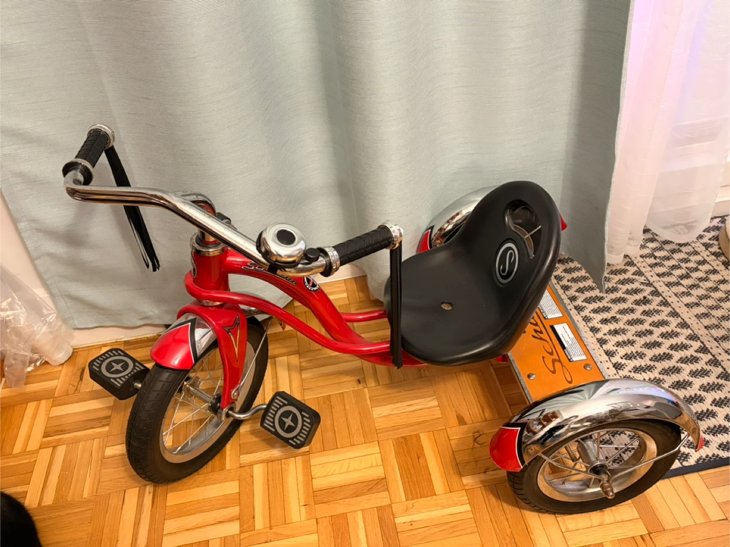 Schwinn Roadster Tricycle - Red - photo 2