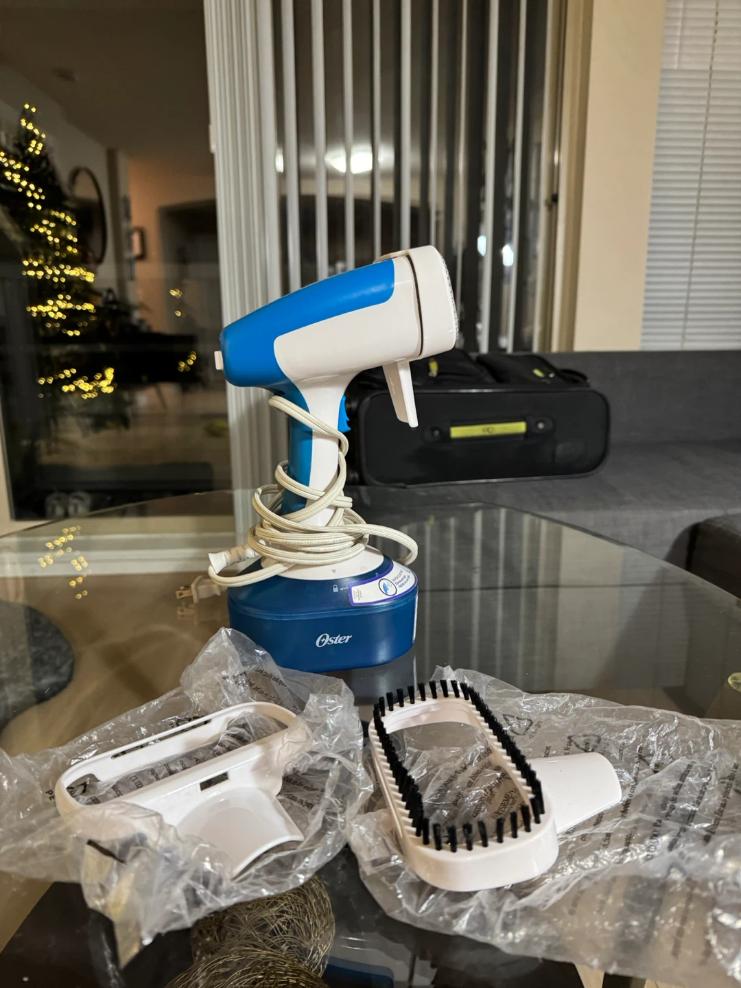 Oster Handheld Steamer iron w/Attachments - photo 2