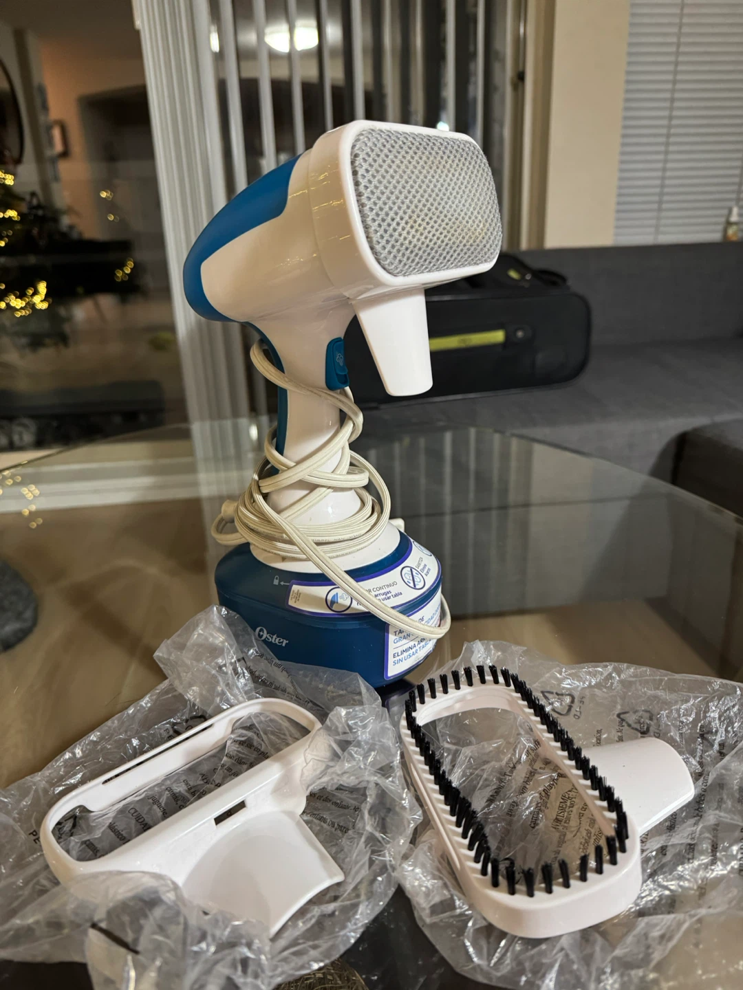 Oster Handheld Steamer iron w/Attachments