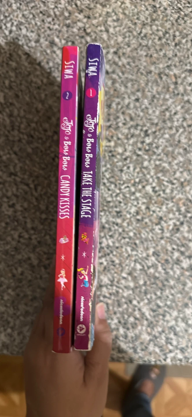 JoJo Siwa Collectible Vinyl Toy & Books - photo 3