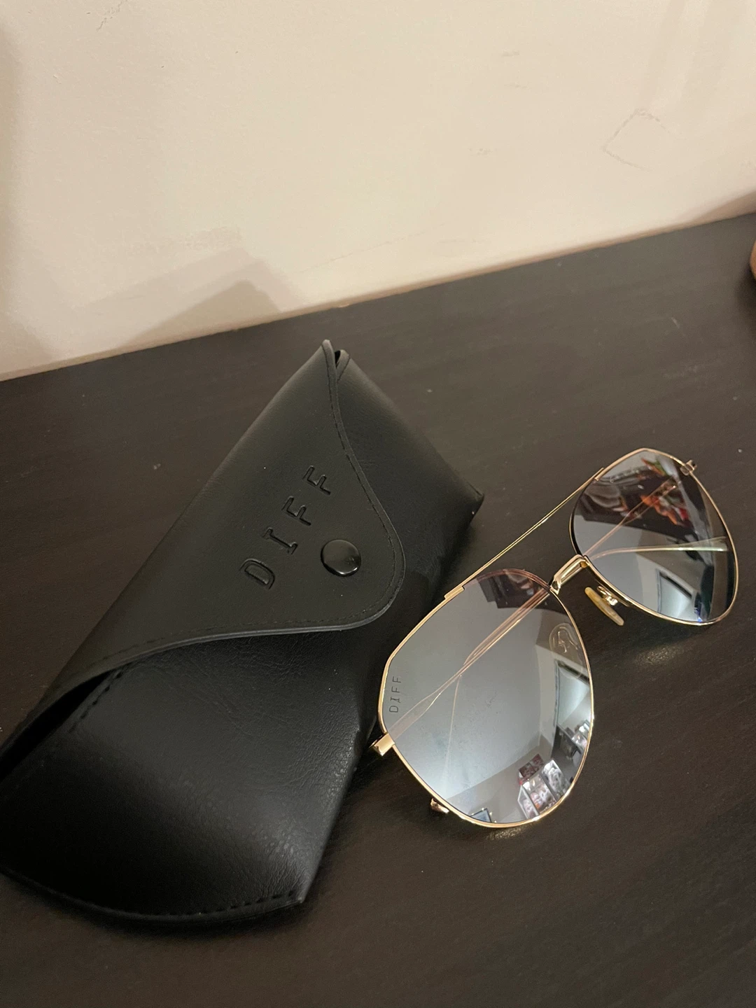 DIFF Eyewear Aviator Sunglasses