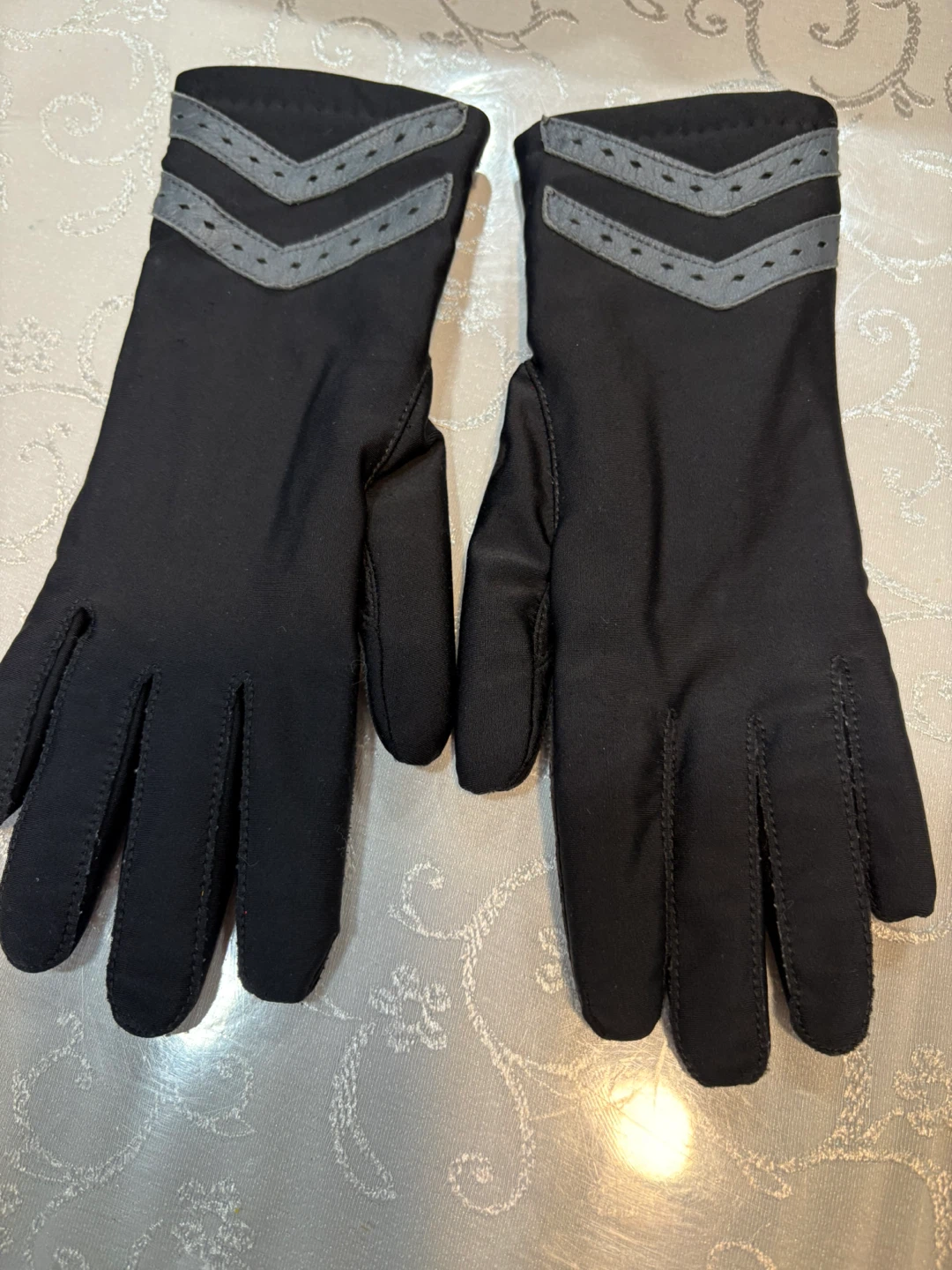 Black Gloves - photo 3