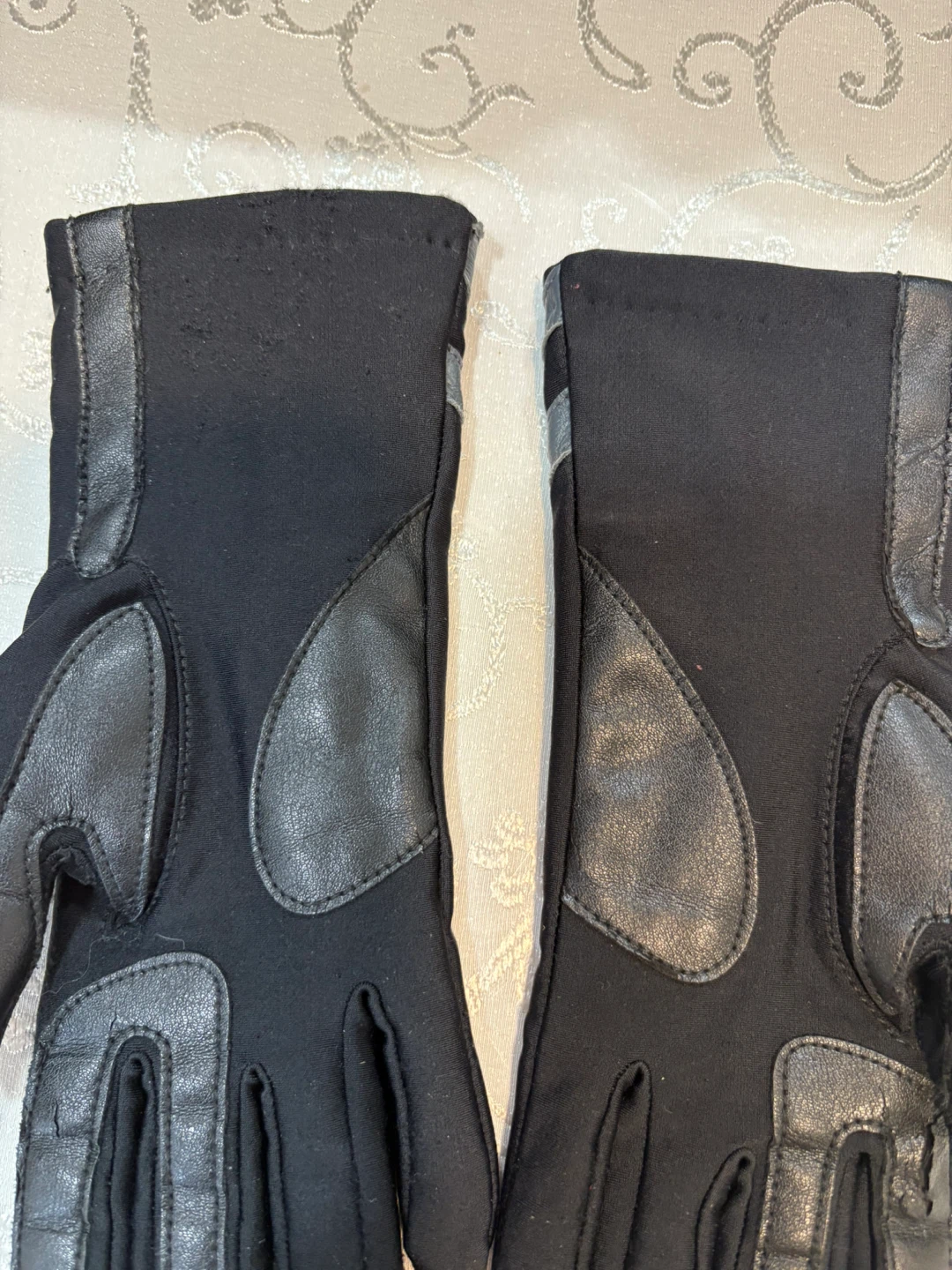 Black Gloves - photo 5