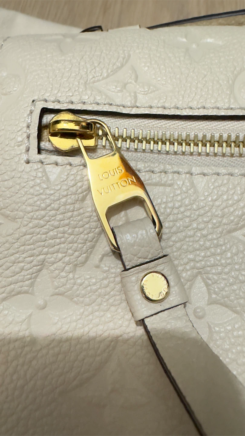 Louis Vuitton White Leather Crossbody Bag - photo 3