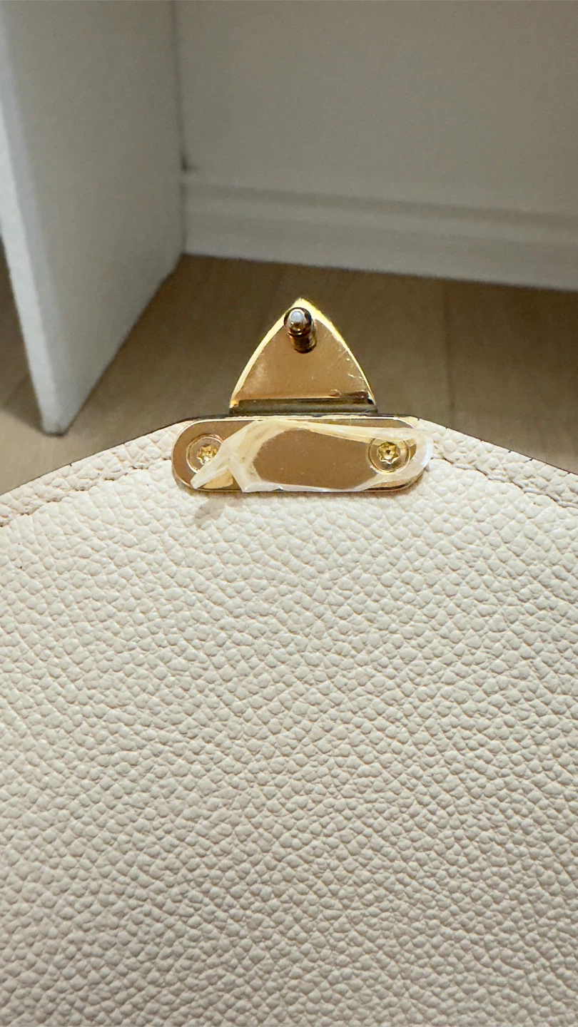 Louis Vuitton White Leather Crossbody Bag - photo 5