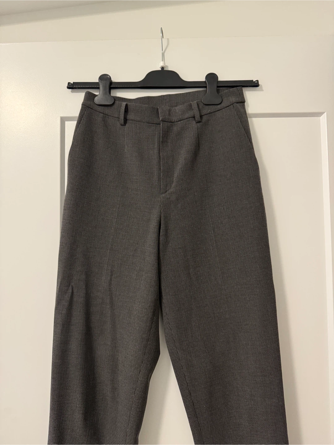 Women’s Uniqlo grey classic pants
