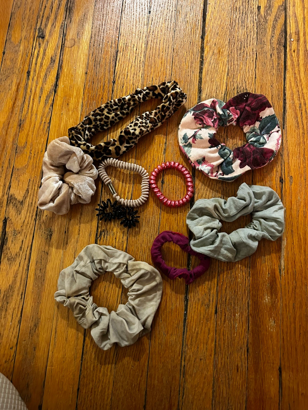 Assorted Hair Accessories - Scrunchies & Hair Ties #freecycle