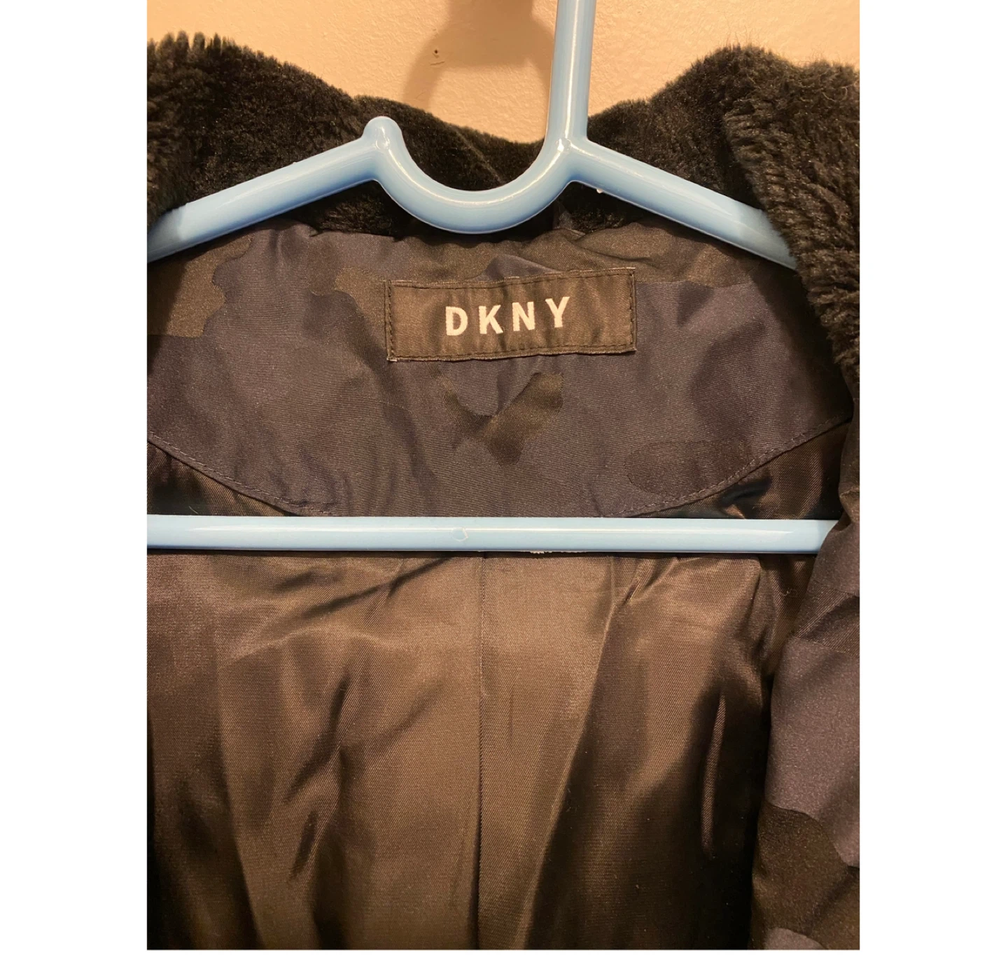 DKNY winter coat - barely worn like new- (Black) Size S-M - photo 3