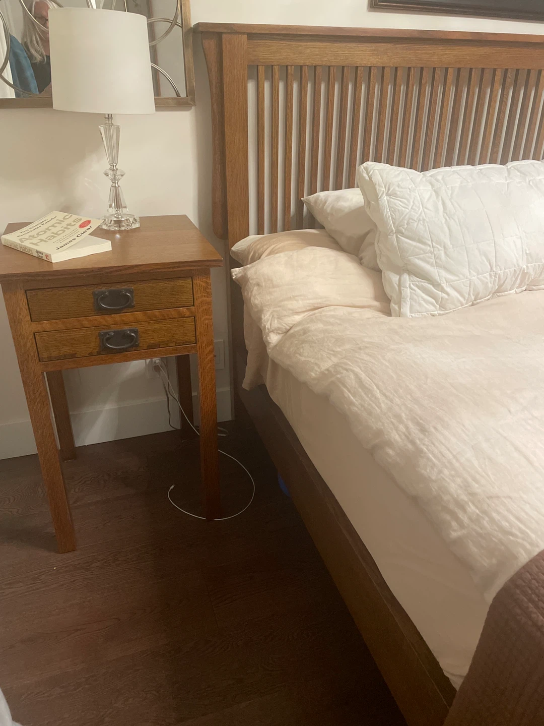 Solid Oak king size mission style Bed Frame and Nightstand Set - photo 2